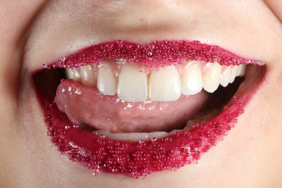 Natural Toothpaste vs Regular Toothpaste